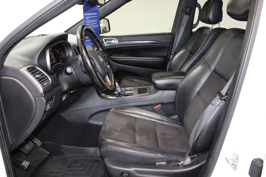 Used 2020 Jeep Grand Cherokee Altitude image 23