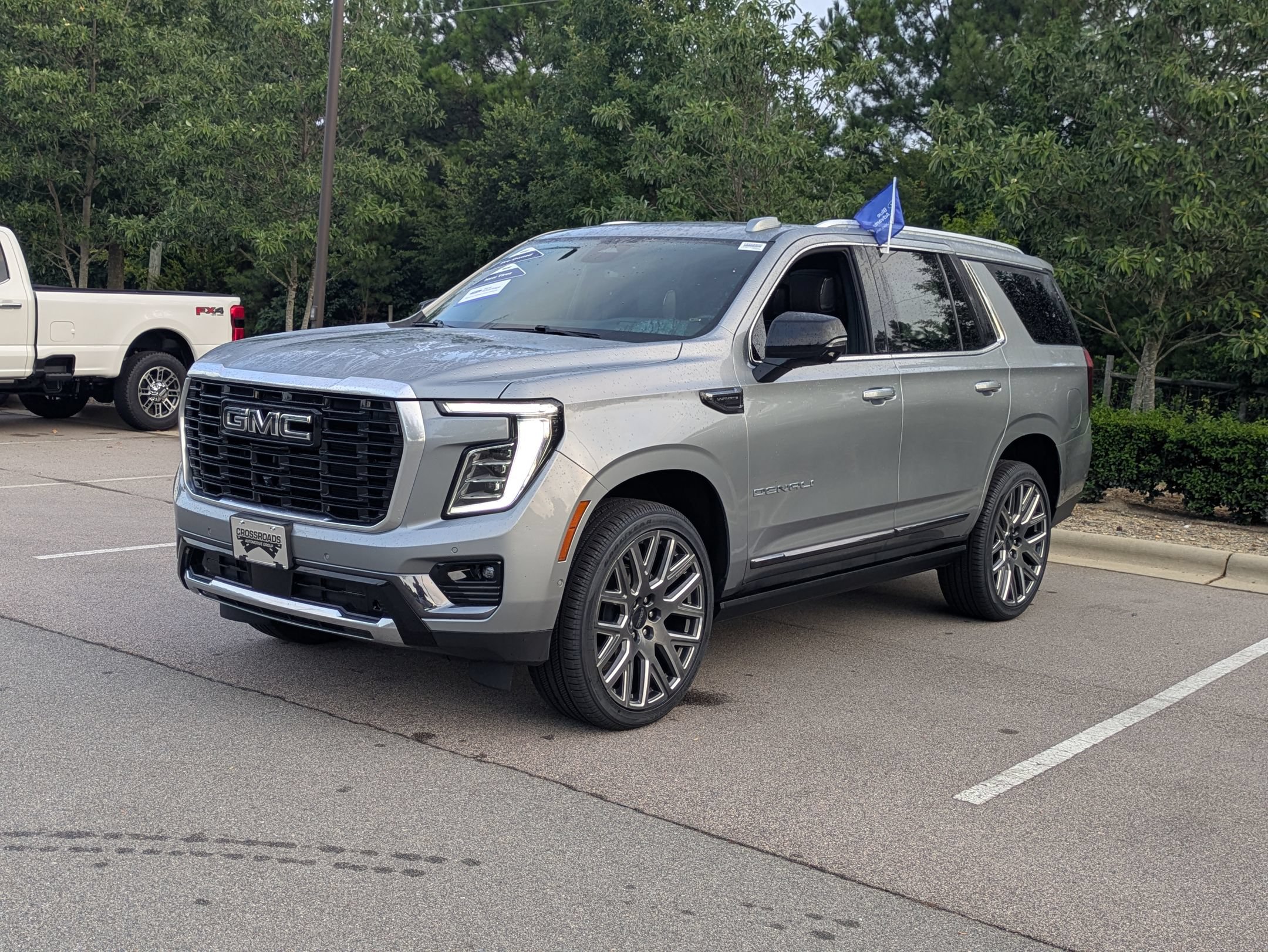 Used 2025 GMC Yukon Denali Ultimate AWD/4WD image 8
