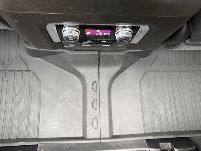 Used 2021 GMC Yukon XL Denali w/ Denali Premium Package AWD/4WD image 32
