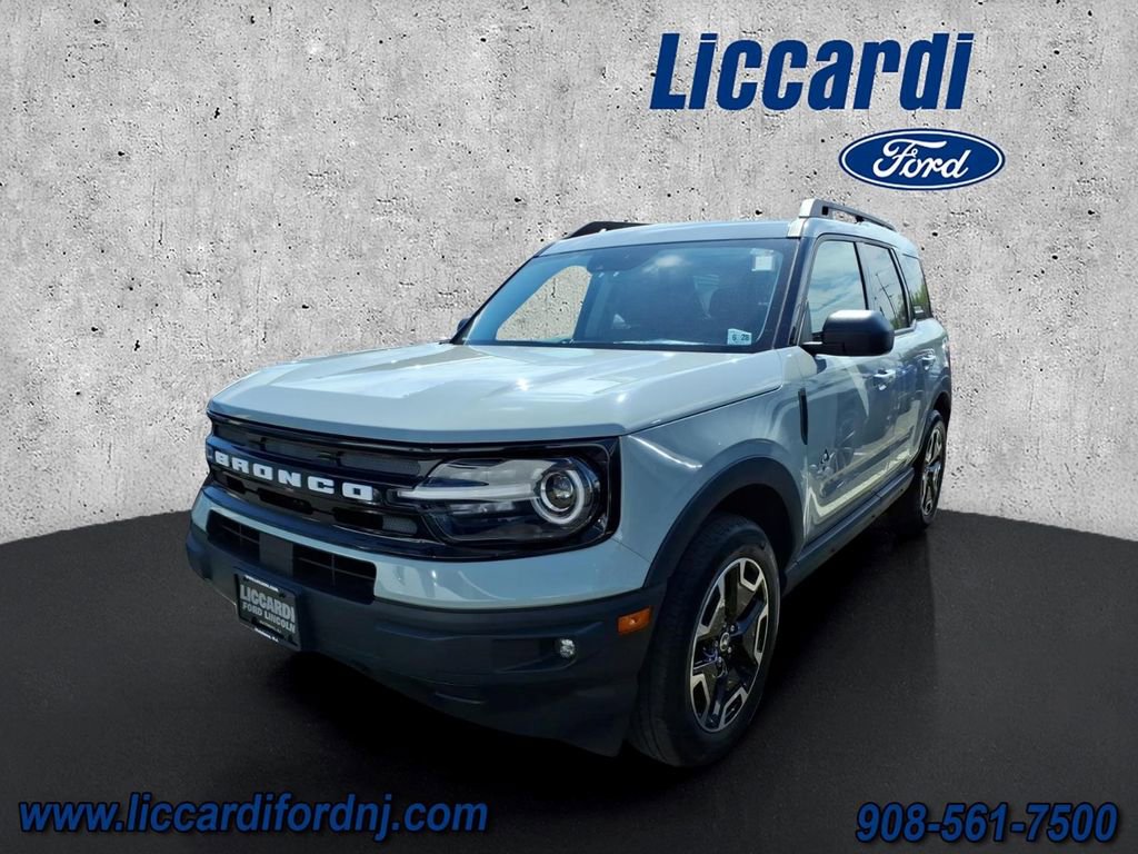 Certified 2023 Ford Bronco Sport Outer Banks w/ Tech Package AWD/4WD image 2