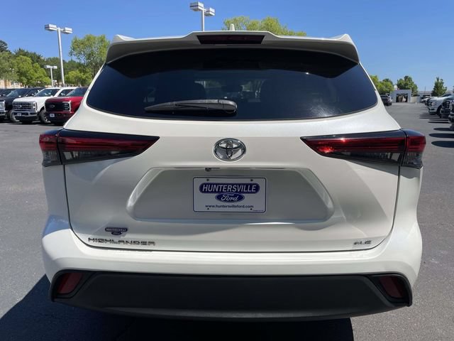 Used 2021 Toyota Highlander XLE FWD image 5