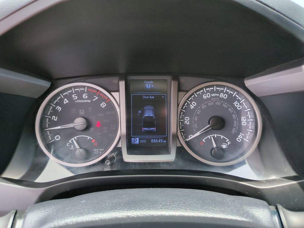 Used 2021 Toyota Tacoma SR5 RWD image 34