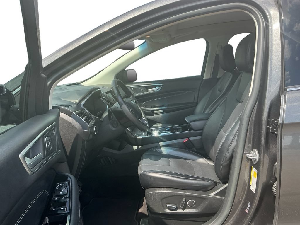 Certified 2019 Ford Edge Titanium w/ Equipment Group 301A FWD image 14