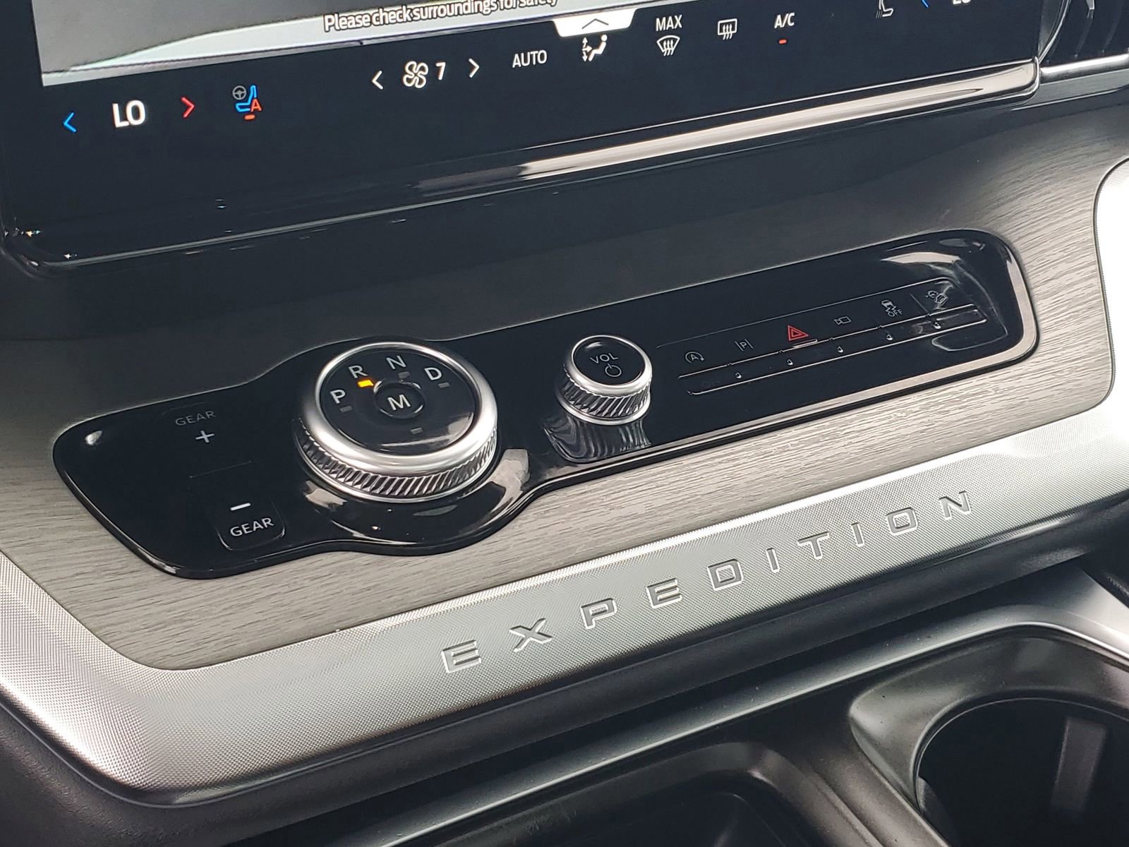 Certified 2025 Ford Expedition Max Platinum image 29