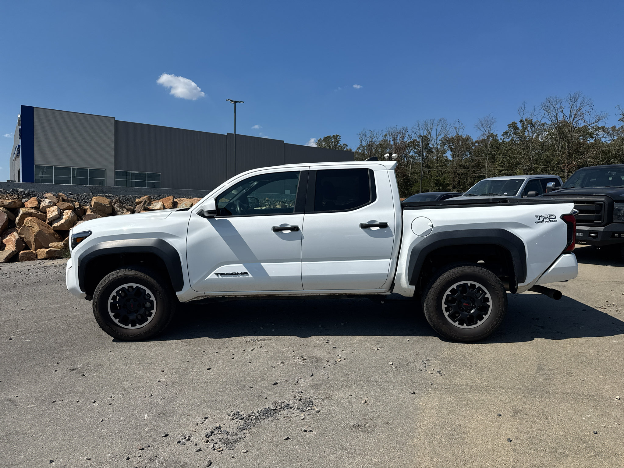 Used 2024 Toyota Tacoma TRD Off-Road AWD/4WD image 8