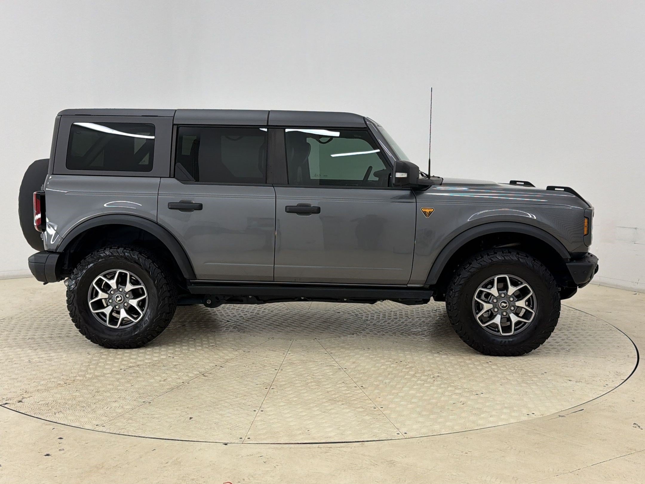 Certified 2024 Ford Bronco Badlands AWD/4WD image 8