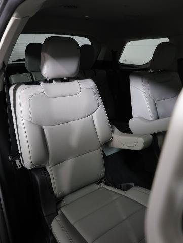 Certified 2025 Ford Explorer Active w/ Active Comfort Package AWD/4WD image 10