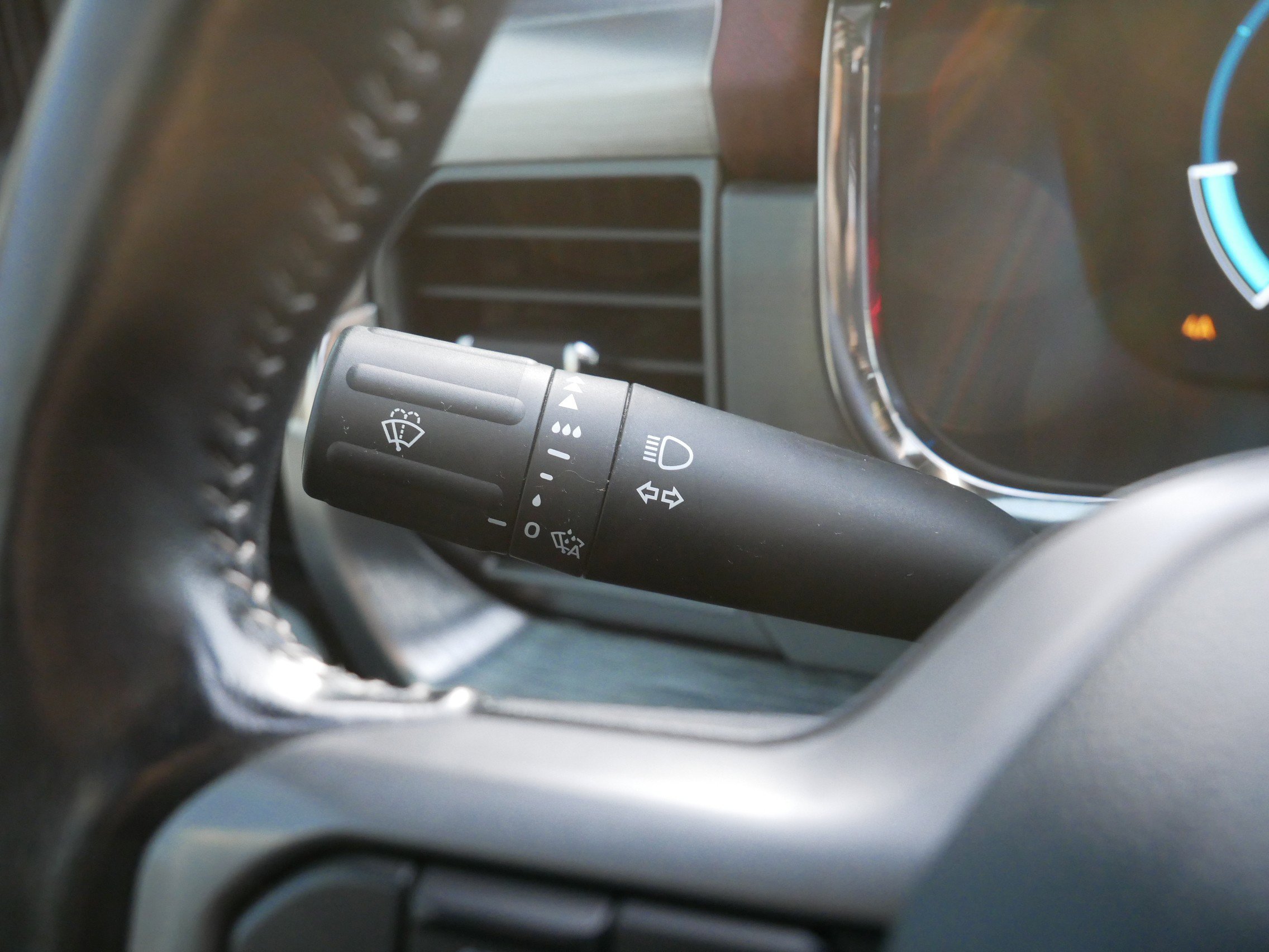 Certified 2022 Ford F150 Lariat w/ Equipment Group 502A High image 21