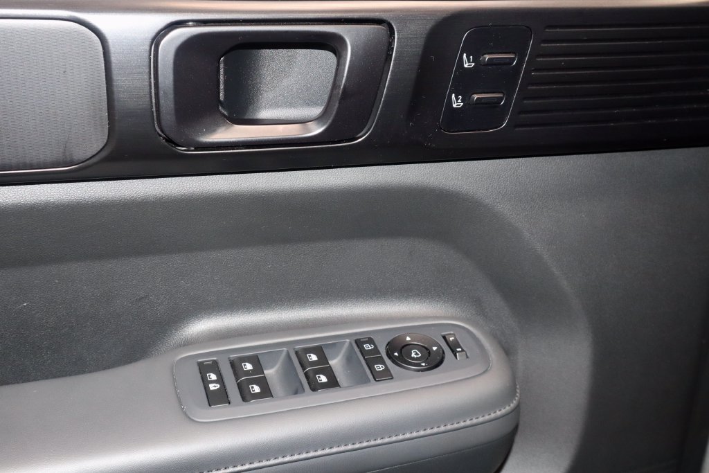 Used 2025 Hyundai Santa Fe Calligraphy AWD/4WD image 24