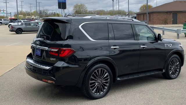 Used 2023 INFINITI QX80 Sensory w/ All-Season Package AWD/4WD image 9