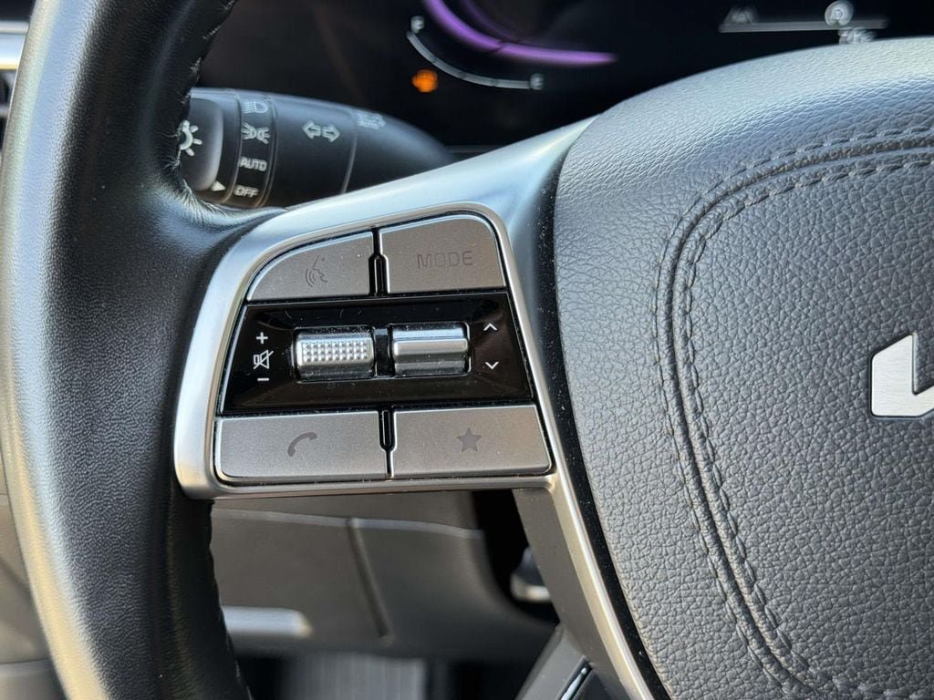 Used 2025 Kia Telluride S AWD/4WD image 12