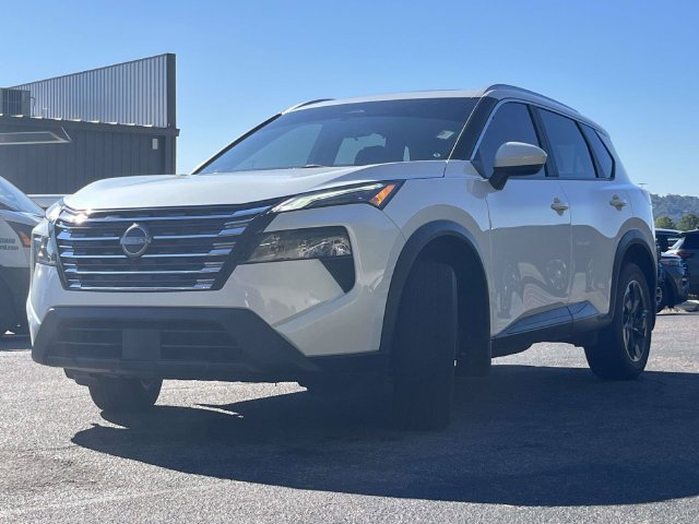 Used 2024 Nissan Rogue SV w/ SV Premium Package FWD image 8