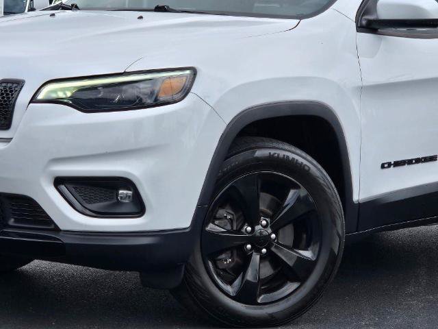 Used 2020 Jeep Cherokee Latitude Plus AWD/4WD image 2
