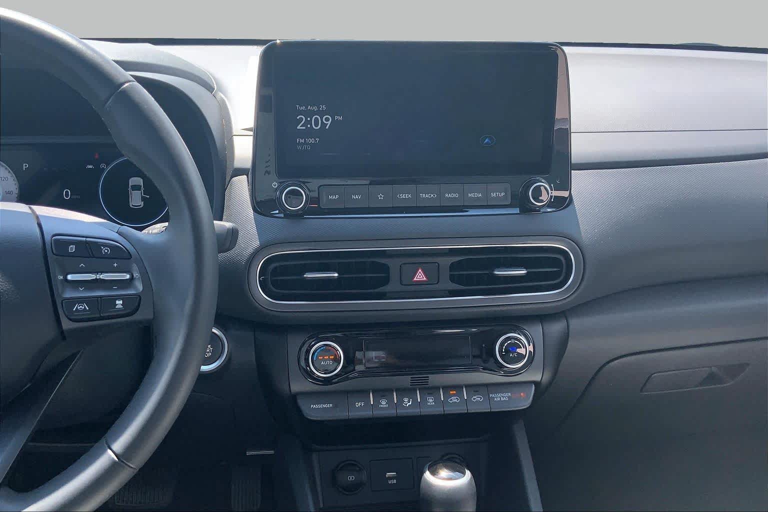 Used 2023 Hyundai Kona Limited FWD image 7