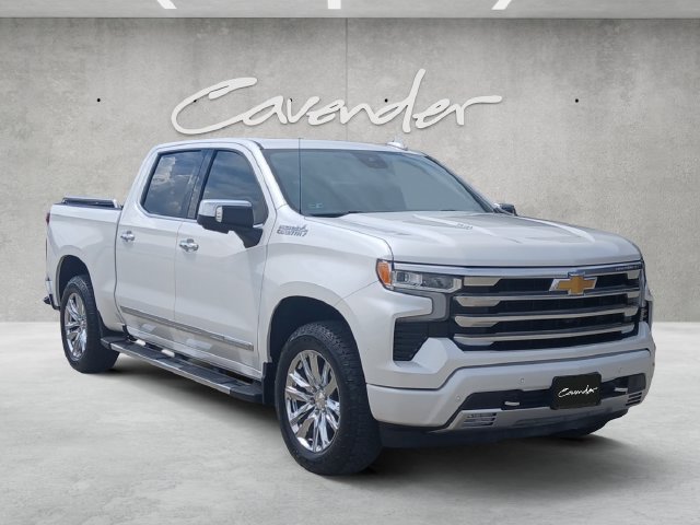 Used 2024 Chevrolet Silverado 1500 High Country w/ Technology Package AWD/4WD image 2