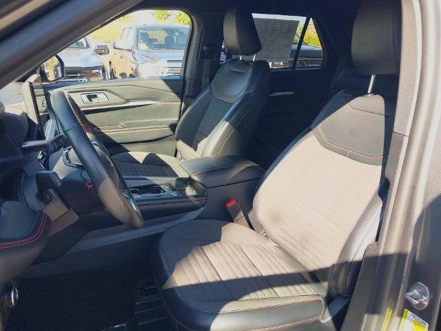 Certified 2025 Ford Explorer ST-Line AWD/4WD image 24