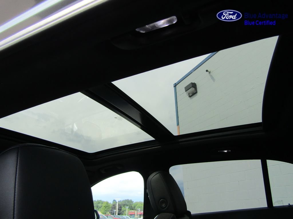 Used 2024 Cadillac XT4 Sport AWD/4WD image 5