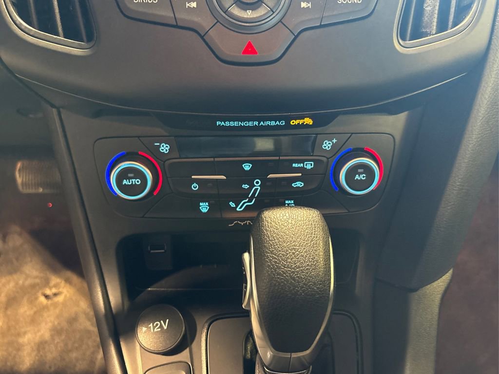 Certified 2018 Ford Focus SE w/ SE Appearance Package FWD image 31