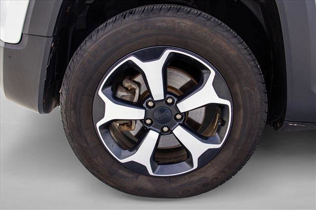 Used 2019 Jeep Renegade Trailhawk AWD/4WD image 9