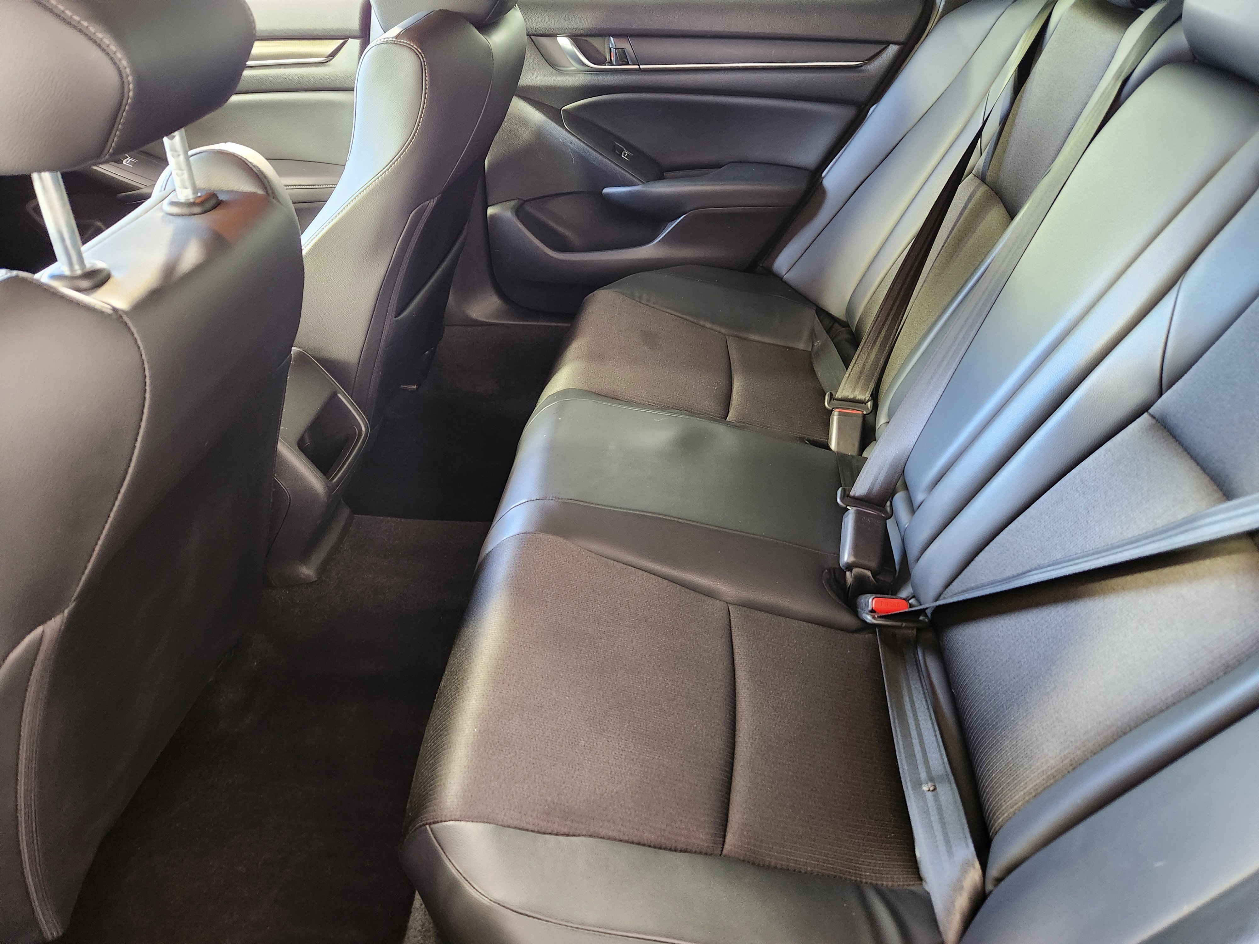 Used 2018 Honda Accord Sport image 14