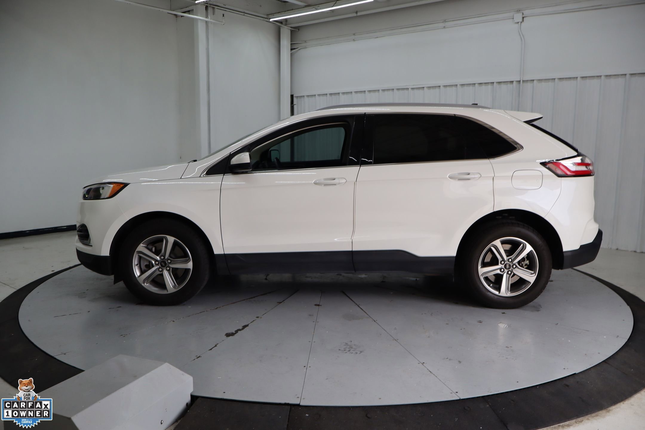 Certified 2024 Ford Edge SEL w/ Convenience Package image 2