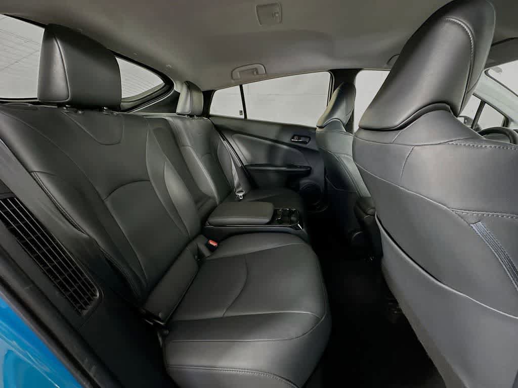 Used 2018 Toyota Prius Prime Advanced w/ Carpet Mat Package FWD image 29