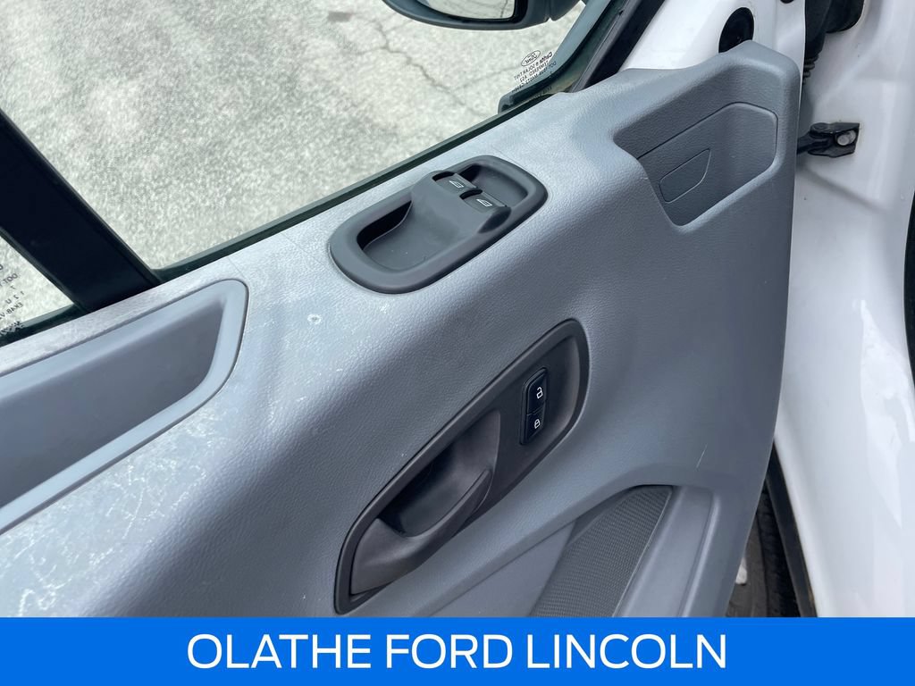 Certified 2017 Ford Transit 250 130 Low Roof RWD image 20
