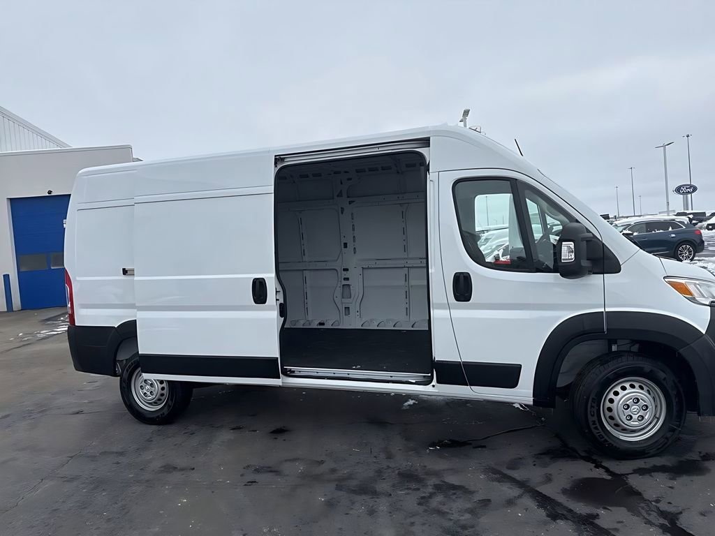Used 2024 RAM ProMaster 2500 image 34