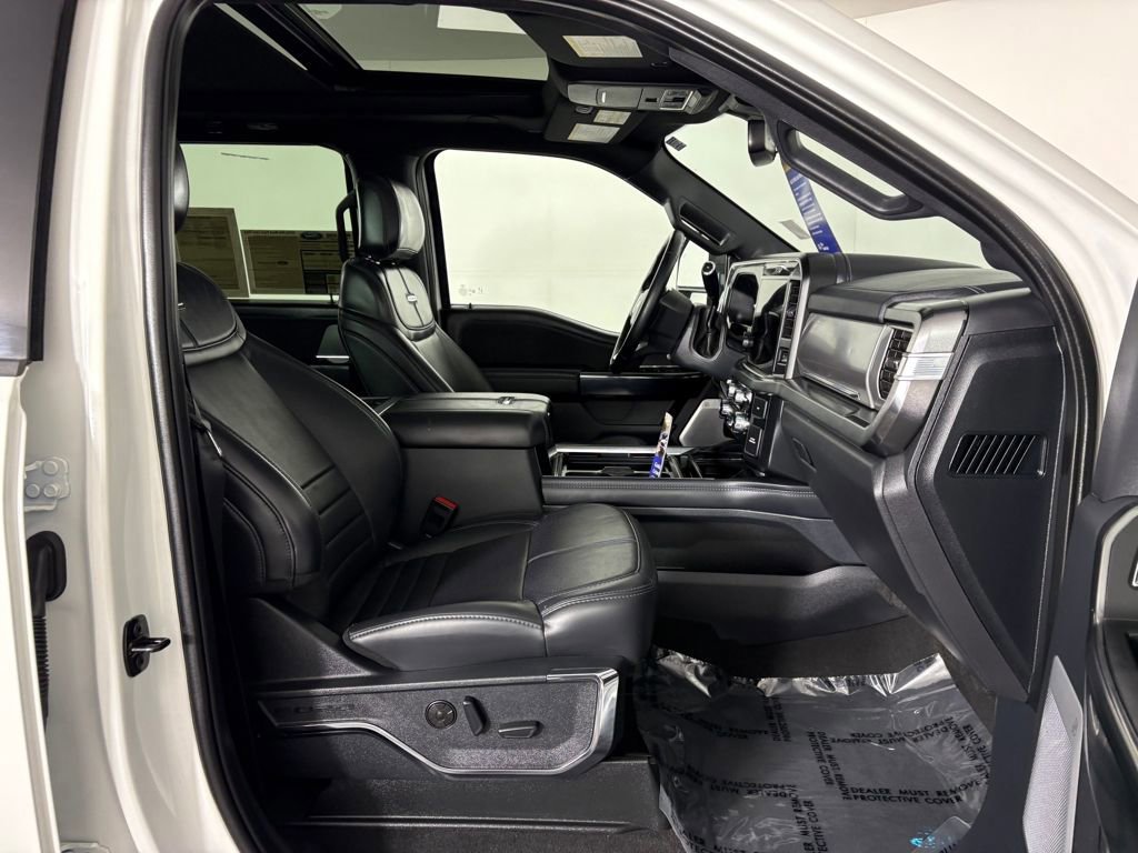 Certified 2025 Ford F450 Platinum w/ FX4 Off-Road Package image 35