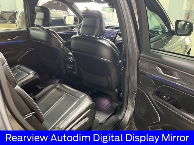 Used 2023 Jeep Grand Cherokee L Overland w/ Luxury Tech Group IV AWD/4WD image 28