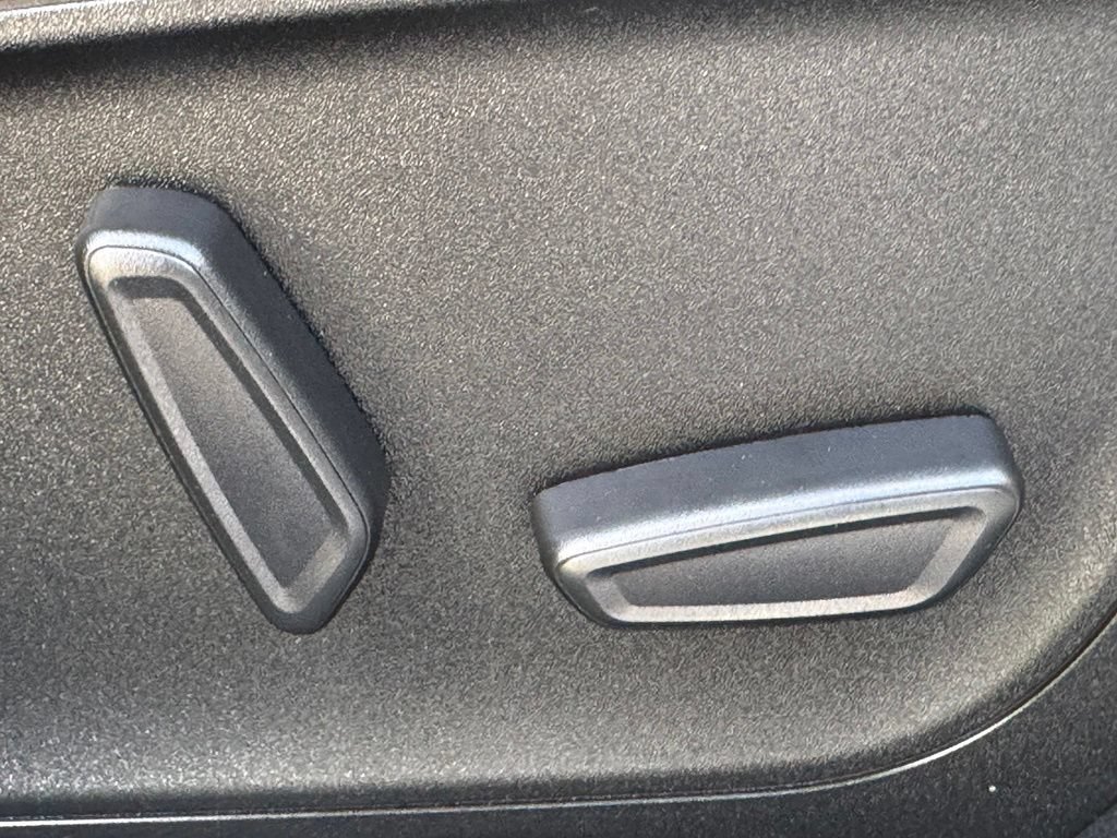 Certified 2023 Ford Escape Platinum AWD/4WD image 29