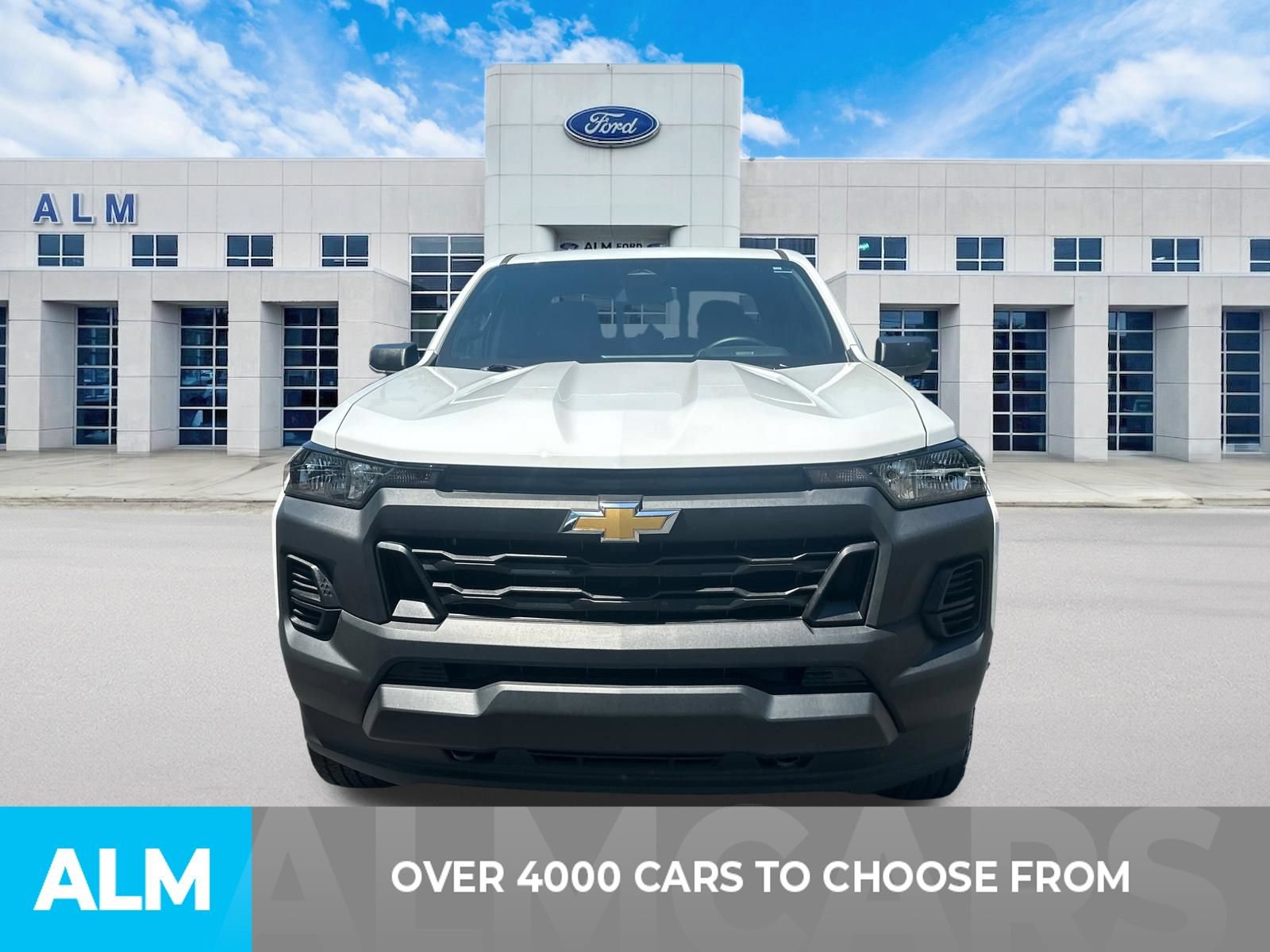 Used 2025 Chevrolet Colorado W/T w/ WT Custom Package AWD/4WD image 2