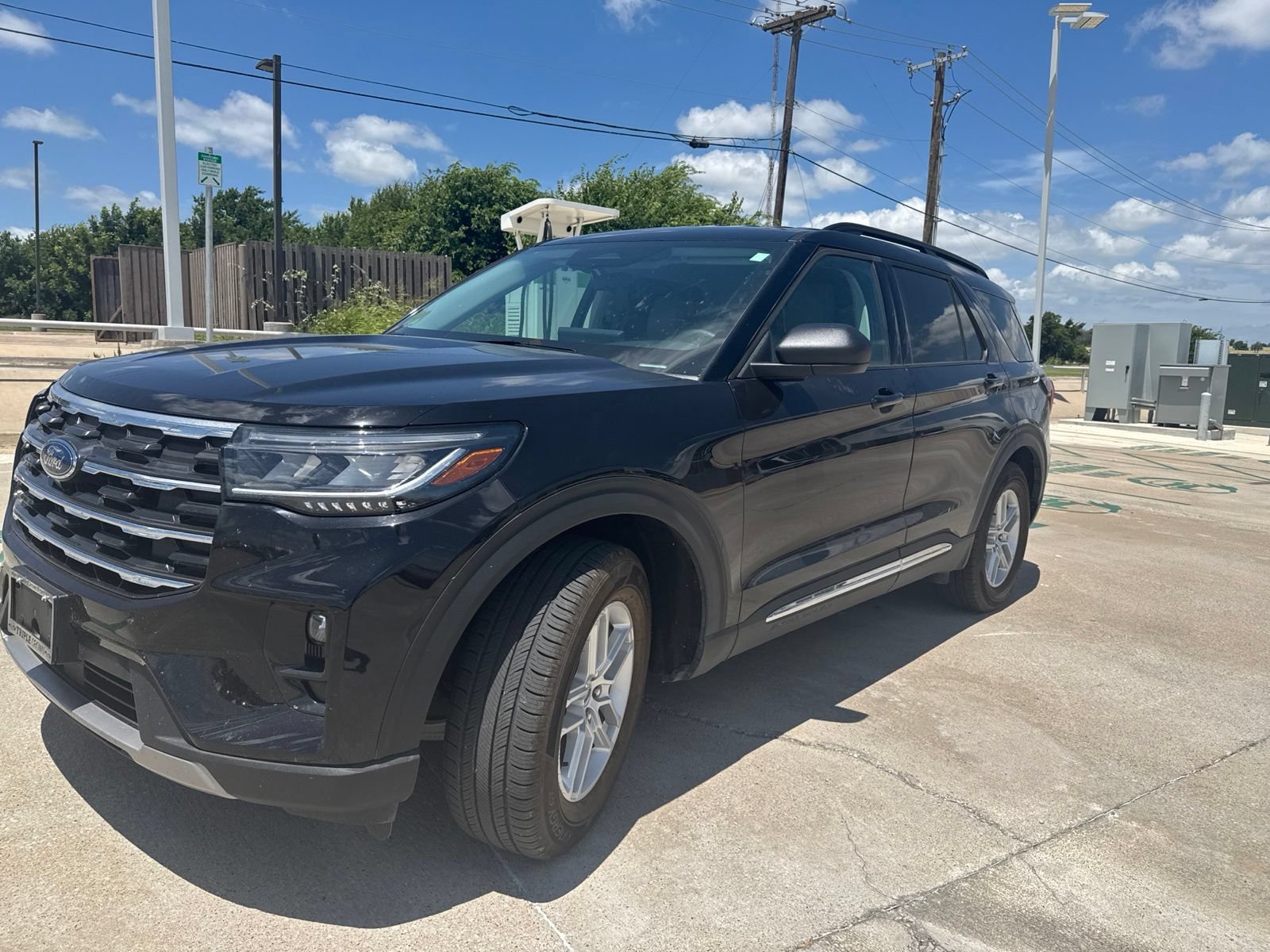 Certified 2025 Ford Explorer Active w/ Active Comfort Package RWD image 7