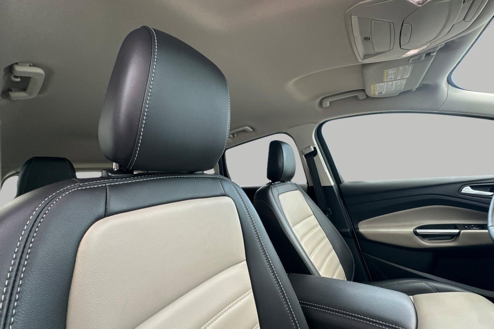 Certified 2019 Ford Escape SEL FWD image 17