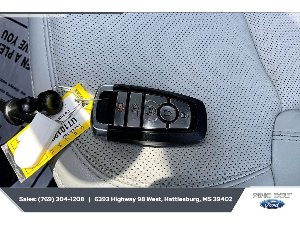Certified 2025 Ford Expedition Platinum AWD/4WD image 9