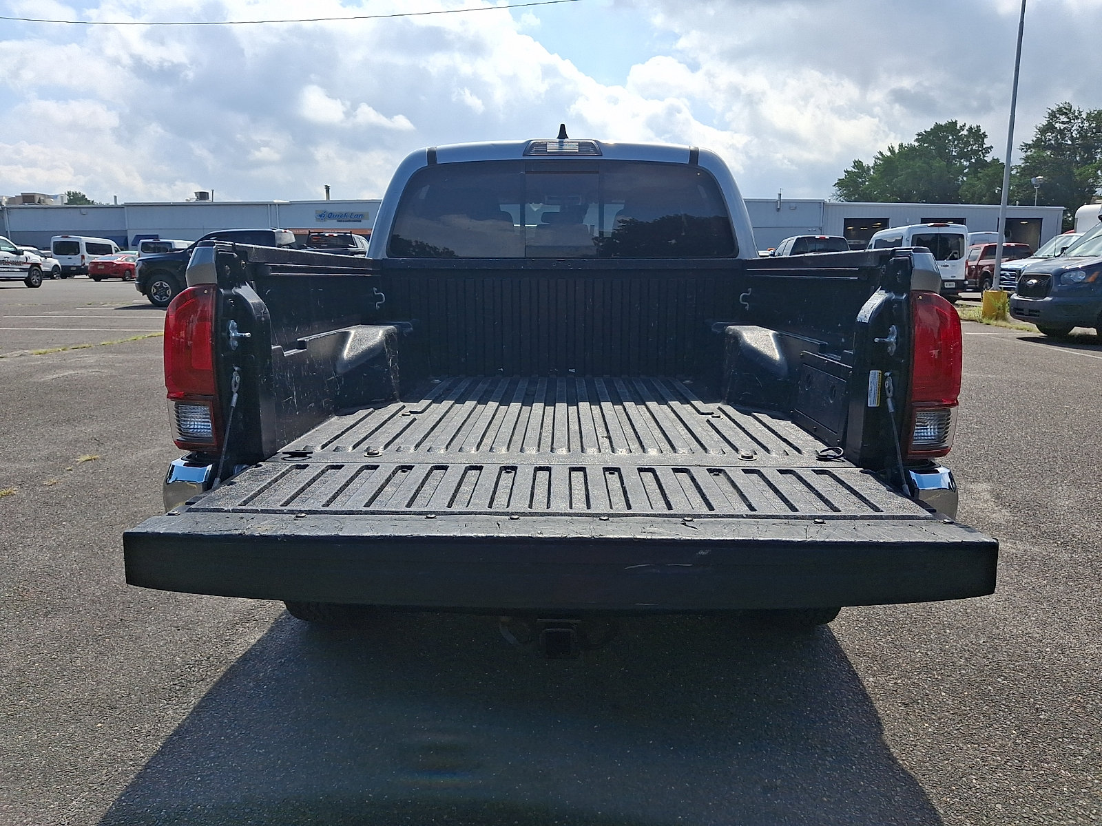 Used 2021 Toyota Tacoma SR5 AWD/4WD image 27