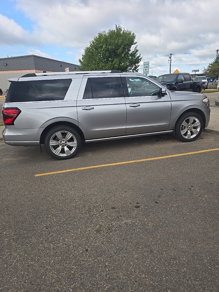 Certified 2024 Ford Expedition Max Platinum AWD/4WD image 4