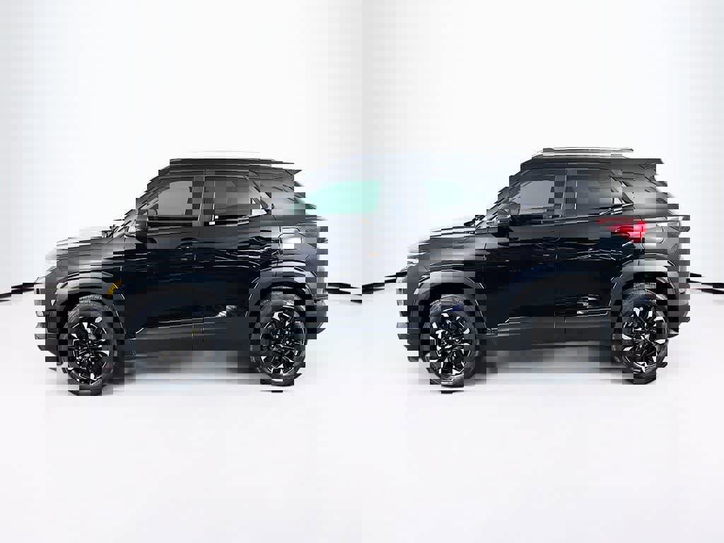 Used 2022 Chevrolet TrailBlazer LT w/ Convenience Package image 2