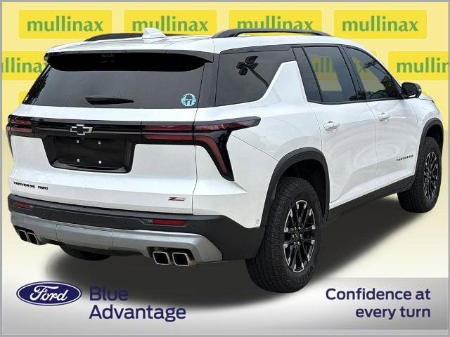 Used 2025 Chevrolet Traverse Z71 w/ Enhanced Driving Package AWD/4WD image 4
