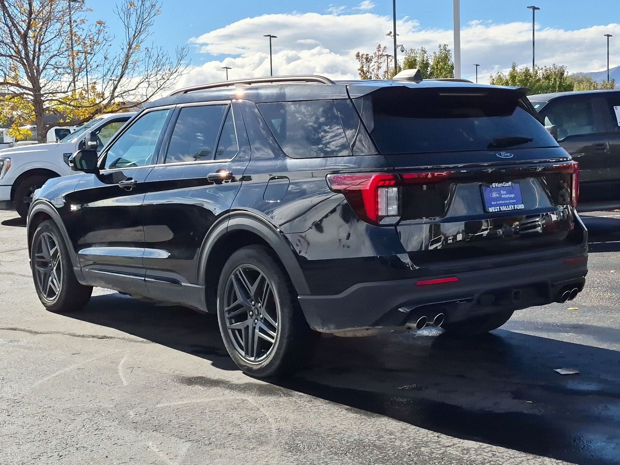 Certified 2025 Ford Explorer ST AWD/4WD image 9
