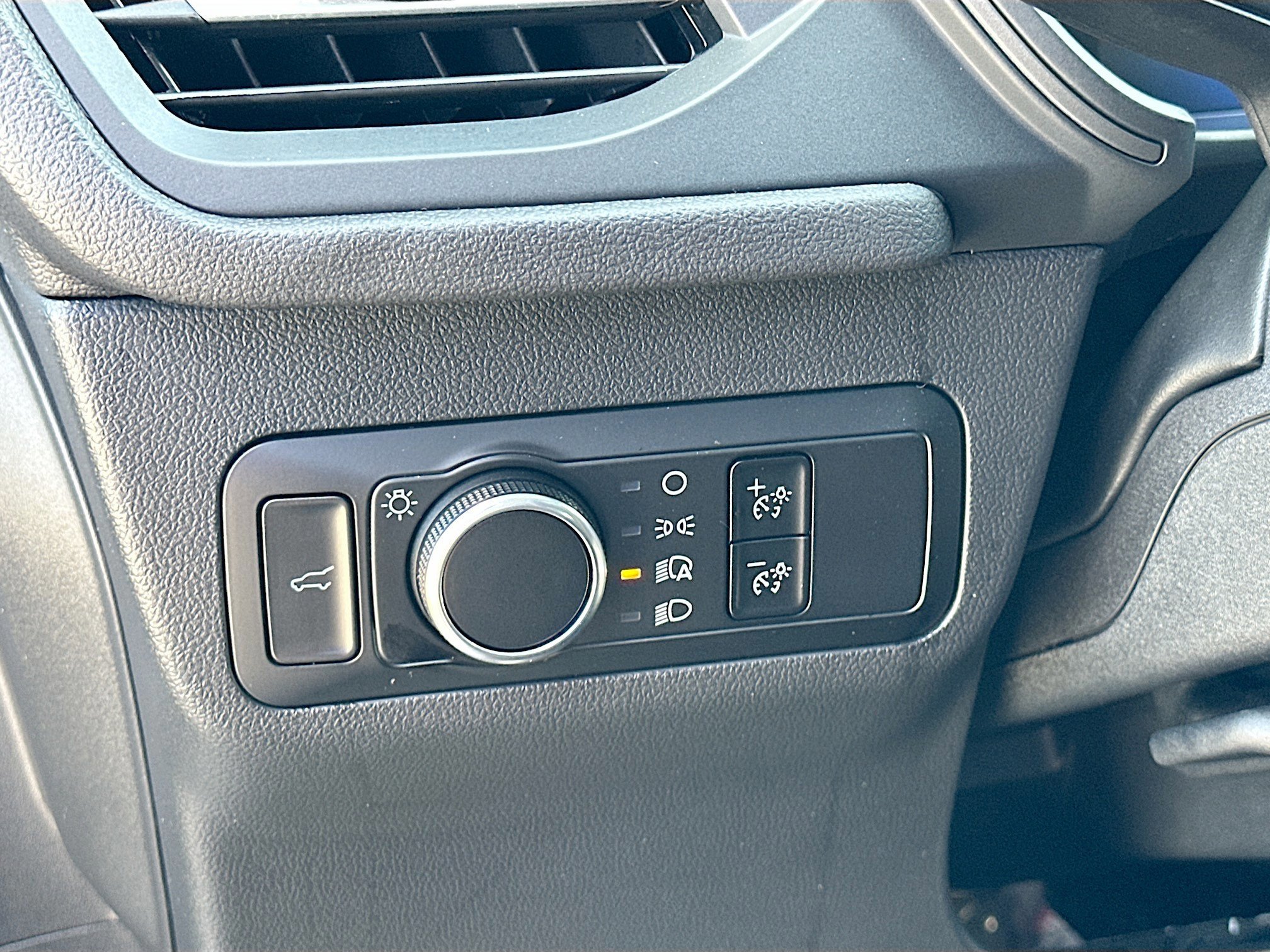 Certified 2025 Ford Escape Active image 10