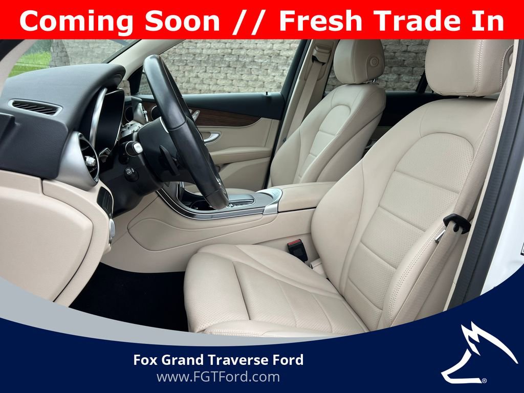 Used 2022 Mercedes-Benz GLC 300 4MATIC image 3