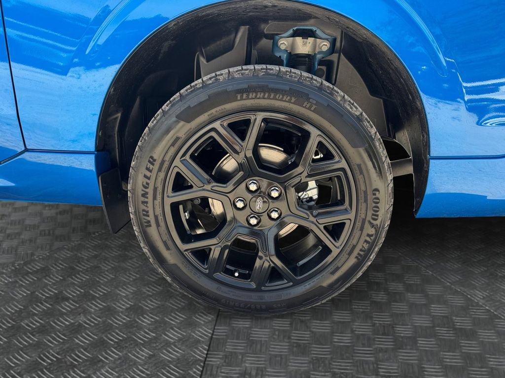 Certified 2025 Ford Maverick Lobo AWD/4WD image 19