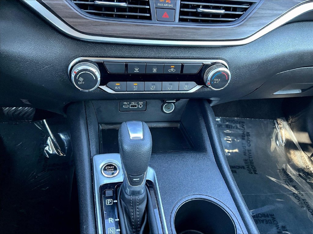 Used 2025 Nissan Altima 2.5 SV FWD image 15