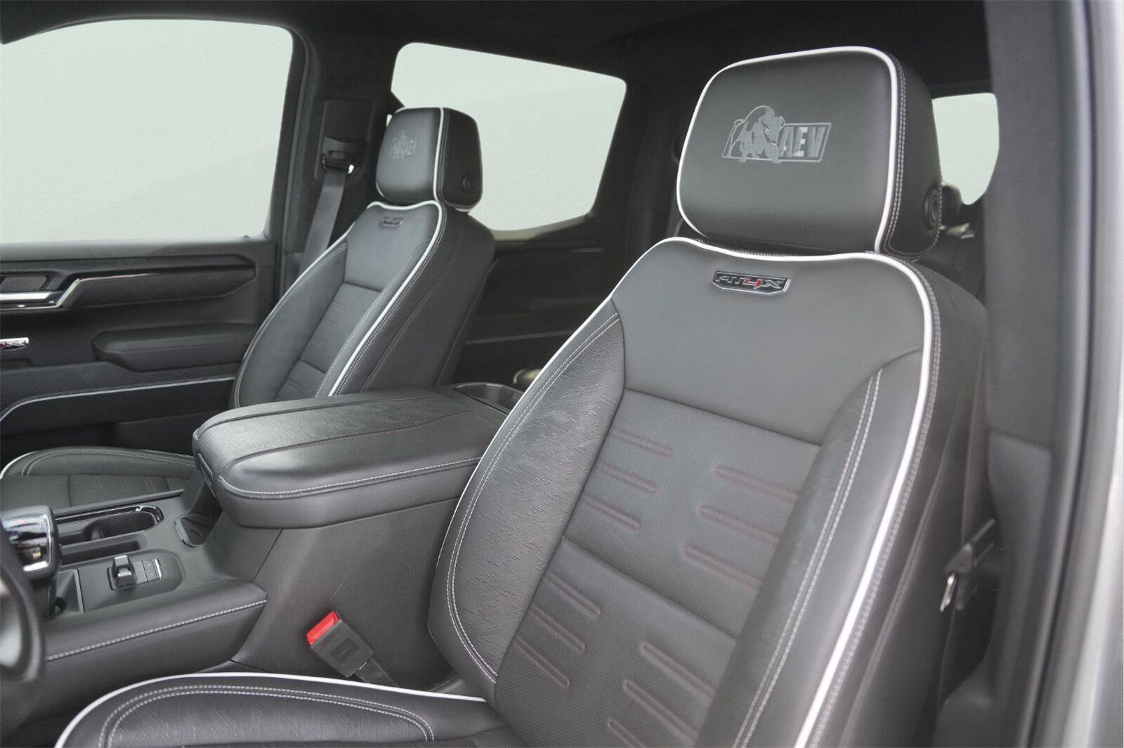 Used 2024 GMC Sierra 1500 AT4X w/ AT4X AEV Edition AWD/4WD image 10