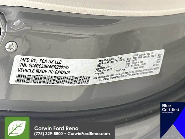Used 2024 Chrysler Pacifica Touring-L AWD/4WD image 35