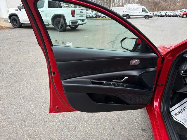 Used 2021 Hyundai Elantra SE w/ Cargo Package image 19