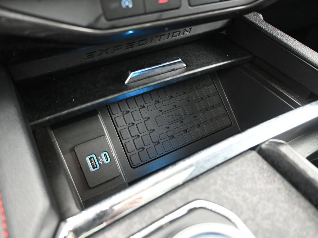 Certified 2023 Ford Expedition Limited AWD/4WD image 18