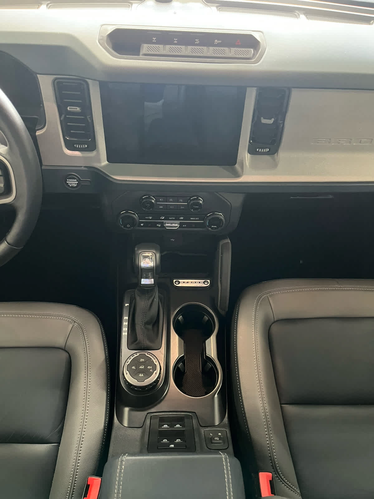 Certified 2024 Ford Bronco Outer Banks w/ Sasquatch Package AWD/4WD image 12