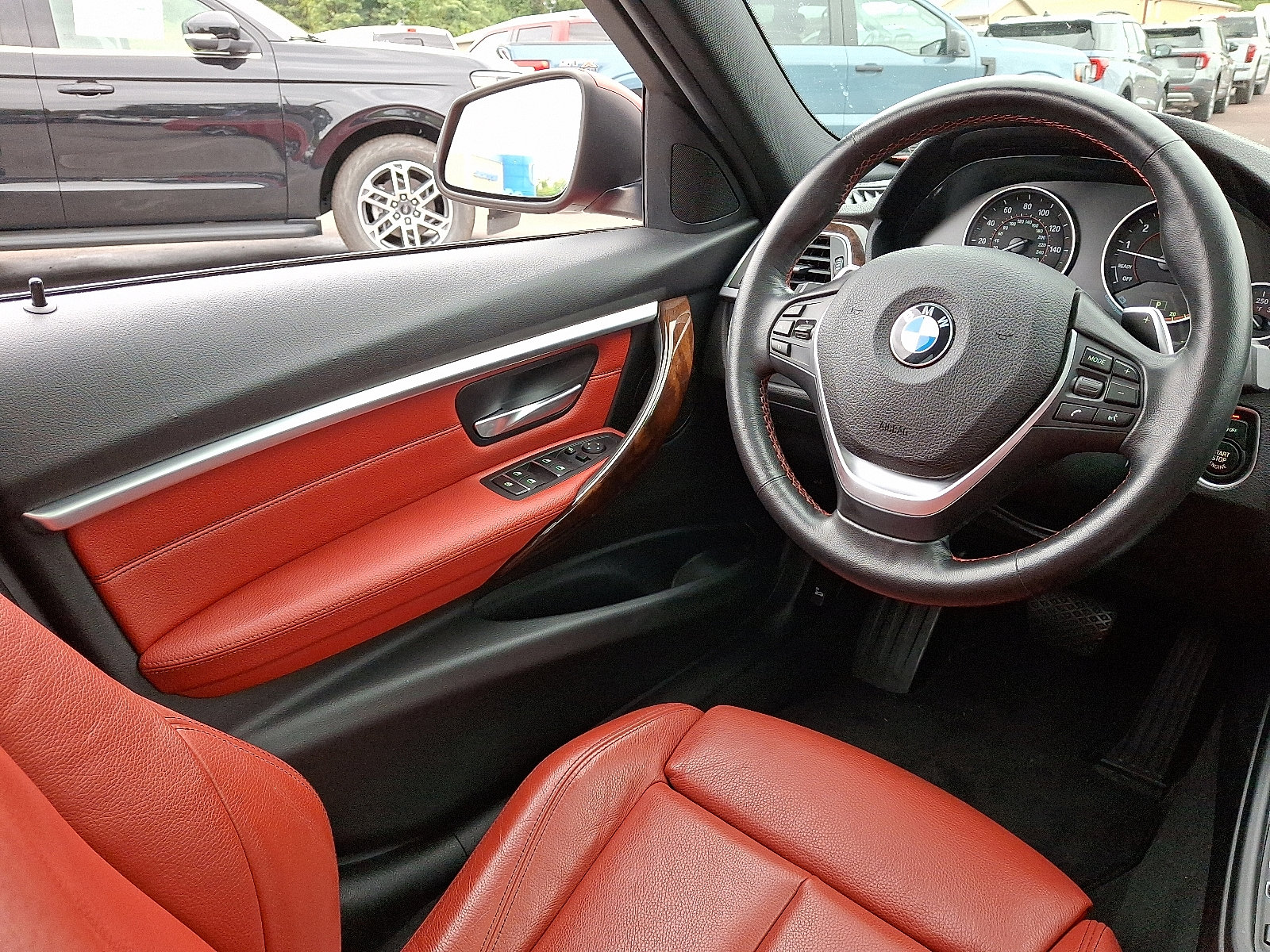 Used 2018 BMW 330i xDrive Wagon w/ Premium Package image 14